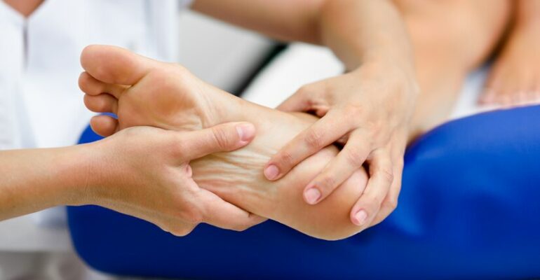 medical-massage-foot-physiotherapy-center_1139-1146