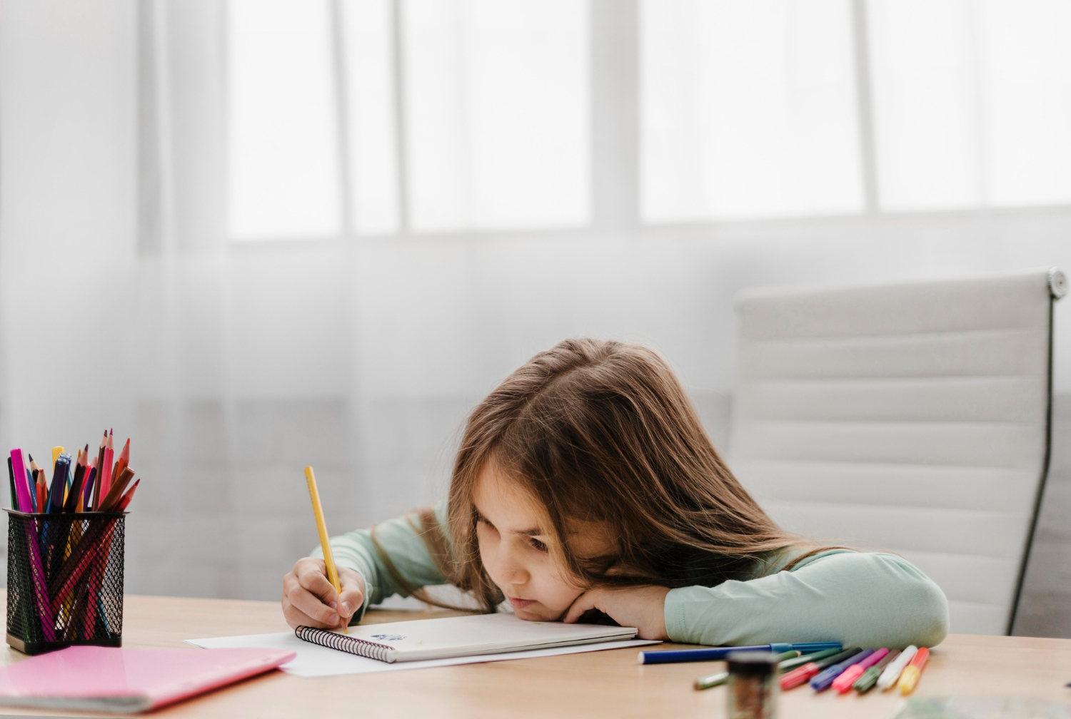 Bored kid. Девочка делает уроки. картина домашнее задание. kids write. homework image.