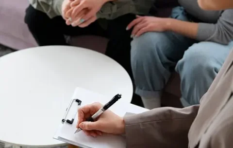 Психолог-консультант с дополнительной специализацией в области психосоматики и телесной психотерапии